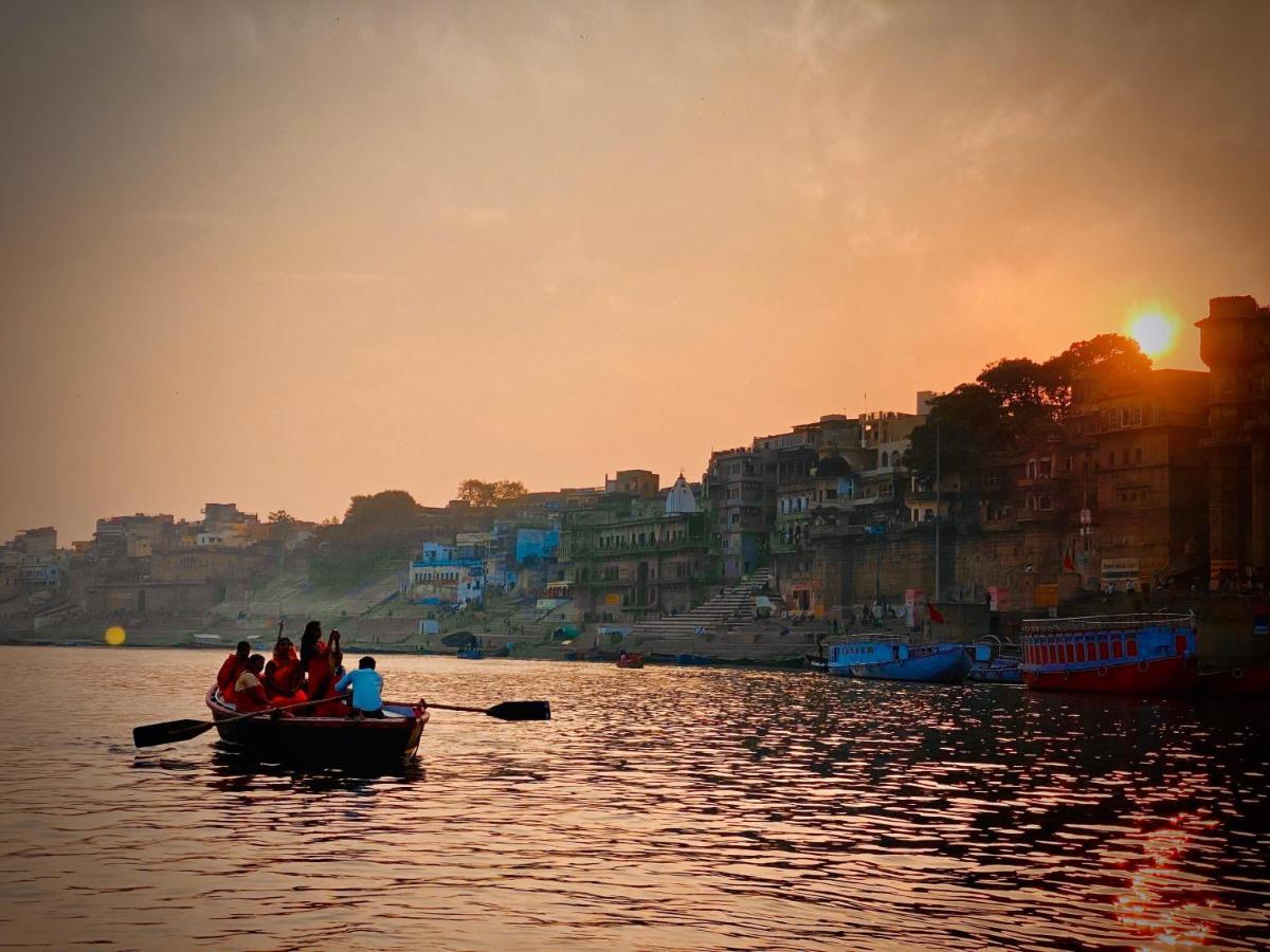 Live Free Hostel Varanasi Bagian luar foto