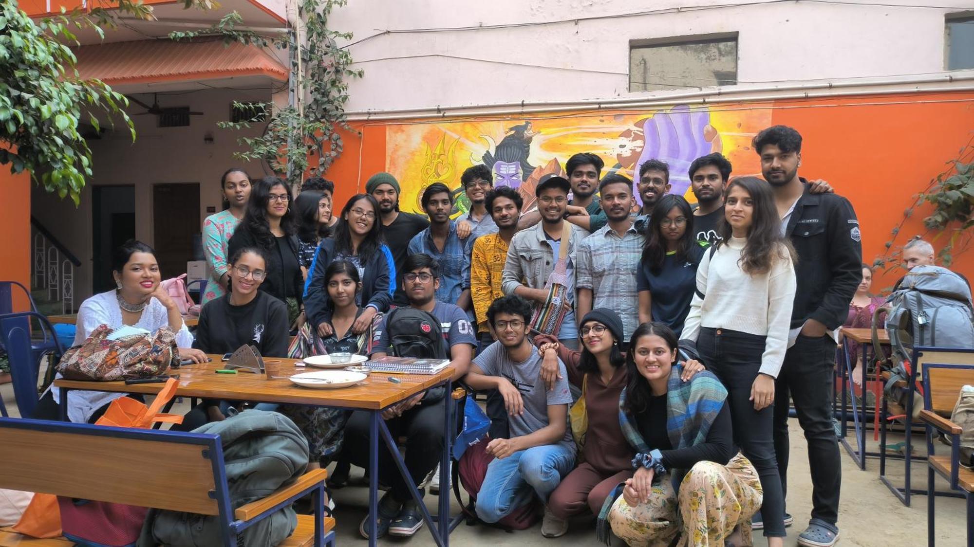 Live Free Hostel Varanasi Bagian luar foto